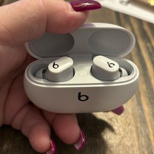 Beats airbuds in great condition. Just missing charger.